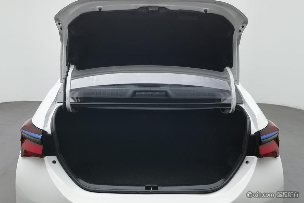 Corolla Hybrid E+ Модель 2020 года 1.8L Com f ort Edition – фото 23