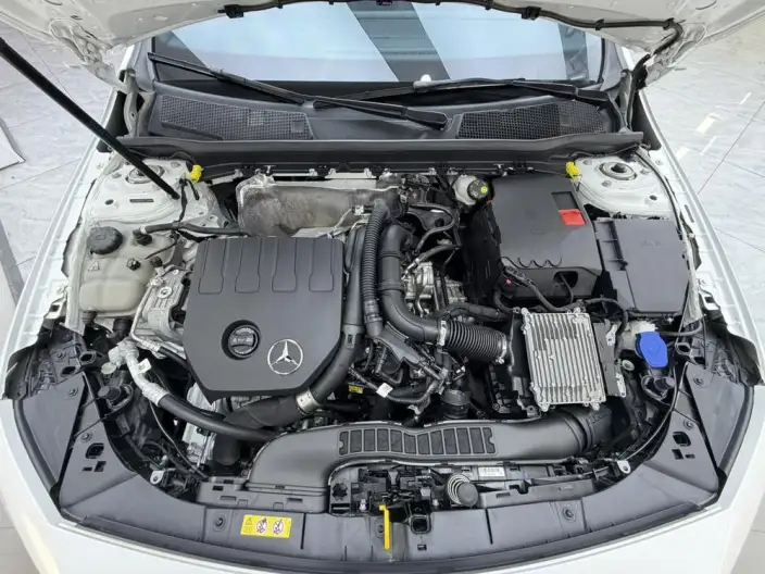 Mercedes-Benz A-class 2023 Model A 180 L – фото 8