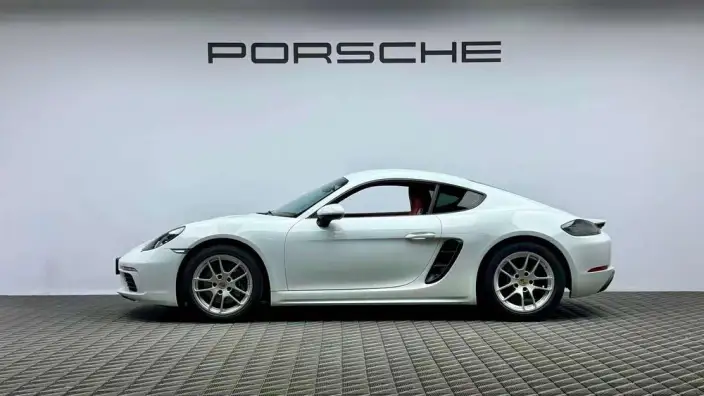 Porsche 718 2020 Model Cayman 2.0T