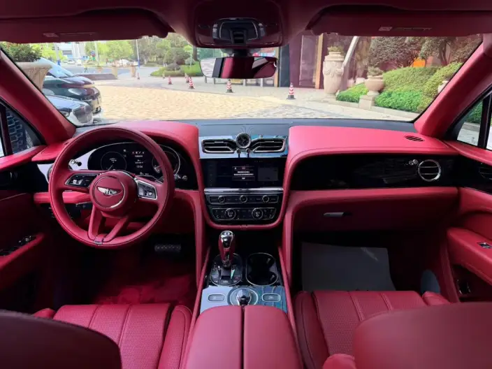 Bentayga 2022 Model 4.0T V8 – фото 6