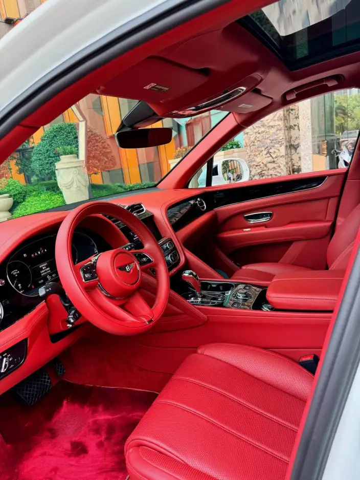 Bentayga 2022 Model 4.0T V8 – фото 7