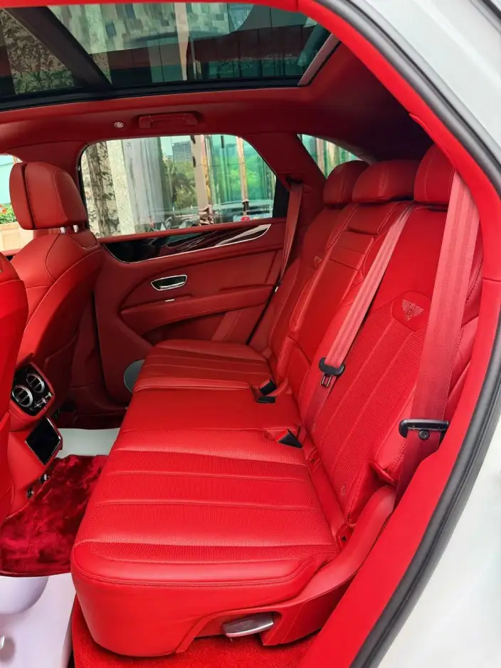 Bentayga 2022 Model 4.0T V8 – фото 9