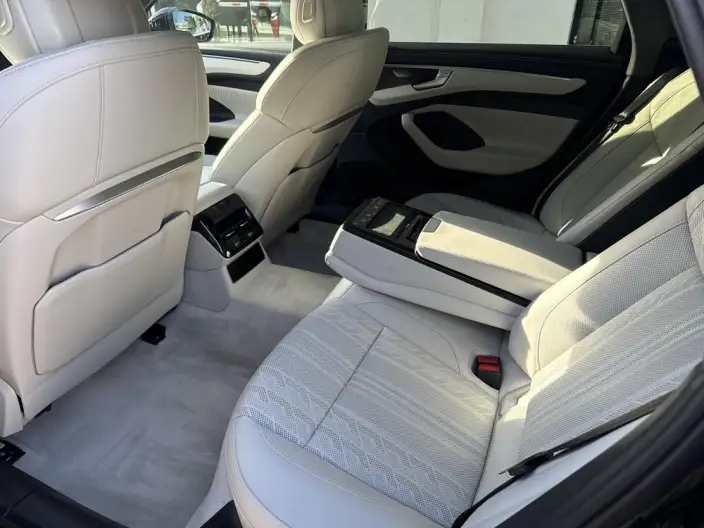 Audi A6L 2026 Model 2.0T quattro Exclusive Model – фото 10