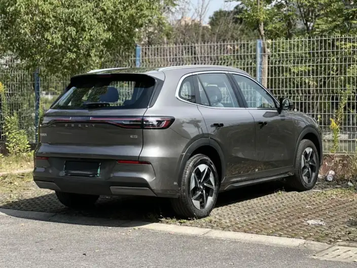 Geely Galaxy E5 2026 Model 610km Tiggo + Edition – фото 7