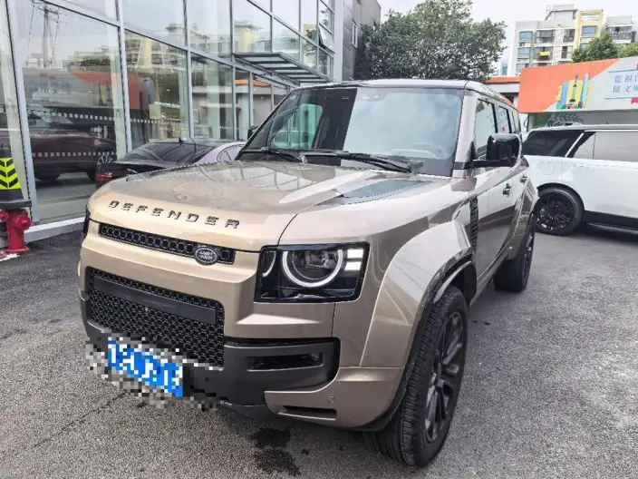 Land Rover Defender 2026 Model 110 4.4T V8 OCTA