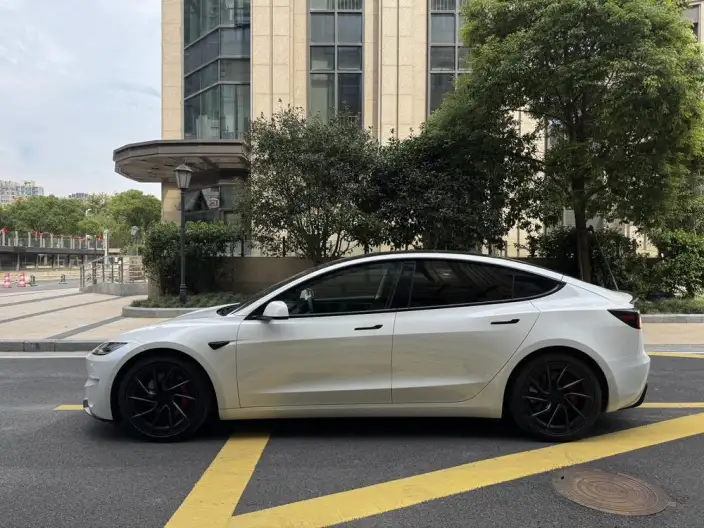Model 3 2024 Model High performance All-wheel drive version