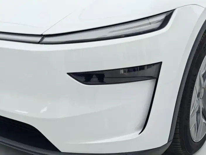 Model Y L 2026 Model Standard Edition