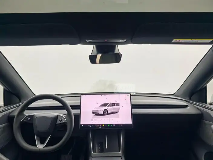 Model Y L 2026 Model Standard Edition – фото 7