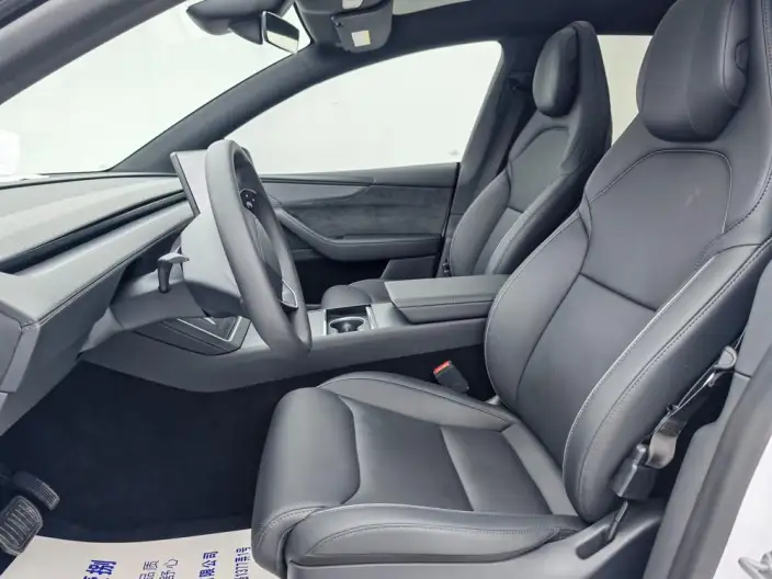 Model Y L 2026 Model Standard Edition – фото 8