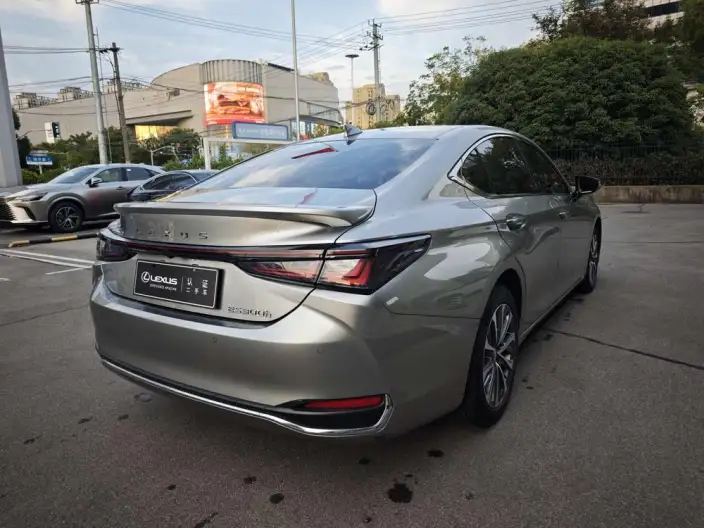 Lexus ES 2025 Model 300h Premium – фото 7