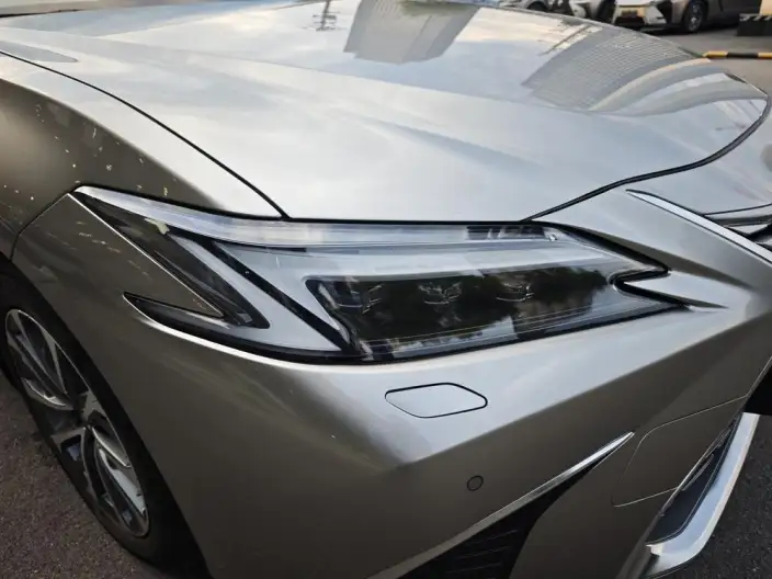 Lexus ES 2025 Model 300h Premium – фото 9