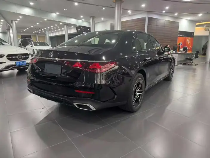 Mercedes-Benz E-Class Imported 2025 Model E 260 Sports Edition – фото 7