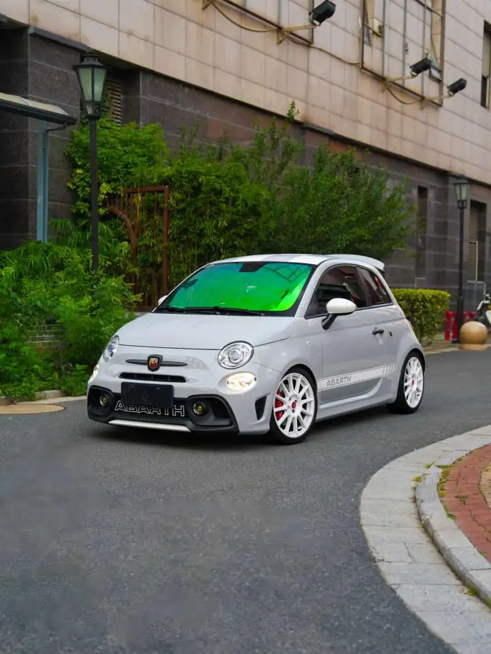 Abarth 695 2023 Model 1.4T Automatic 4WD 4 seat Parallel Imported – фото 1