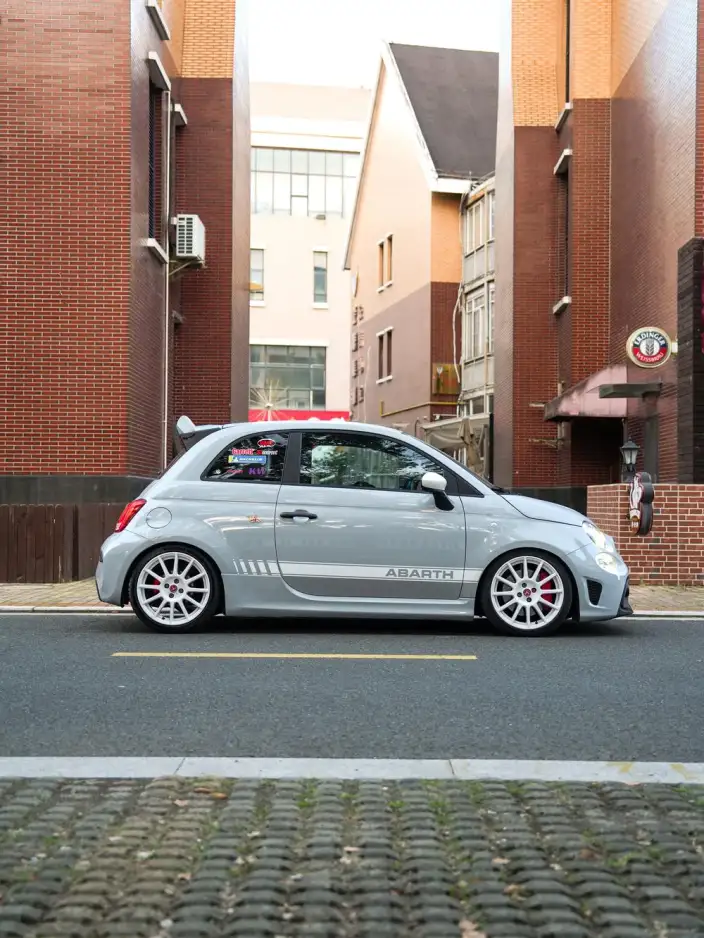 Abarth 695 2023 Model 1.4T Automatic 4WD 4 seat Parallel Imported – фото 6