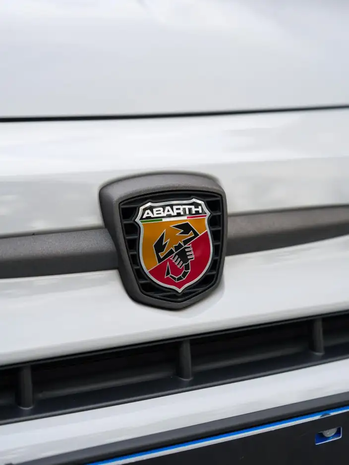 Abarth 695 2023 Model 1.4T Automatic 4WD 4 seat Parallel Imported – фото 9