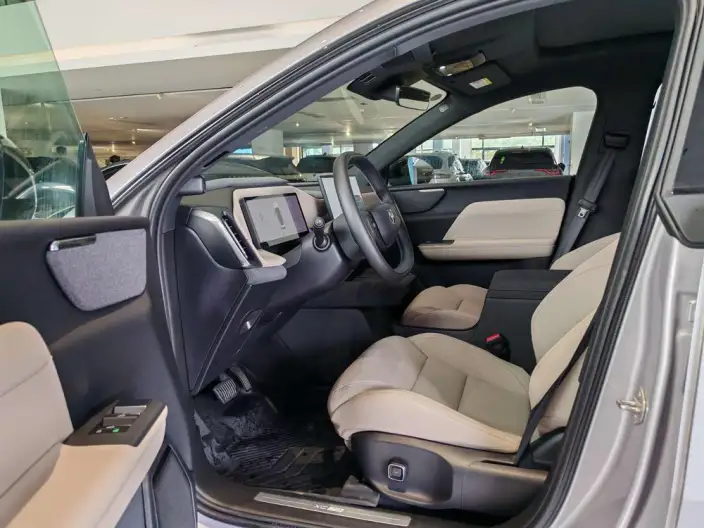 Volvo XC70 2026 Model 2WD Long Battery Life Pro – фото 8