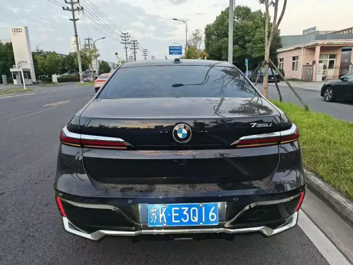 BMW 7 Series 2023 Model 735Li M Sports Set