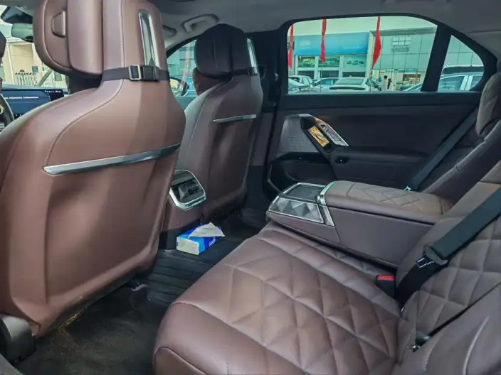 BMW 7 Series 2023 Model 735Li M Sports Set – фото 8