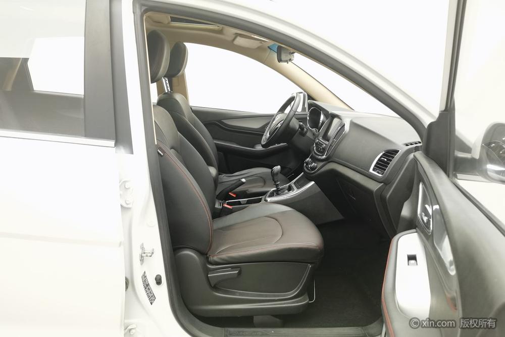 Baojun 560 2016 модификация 1.8L Manual Luxury – фото 11