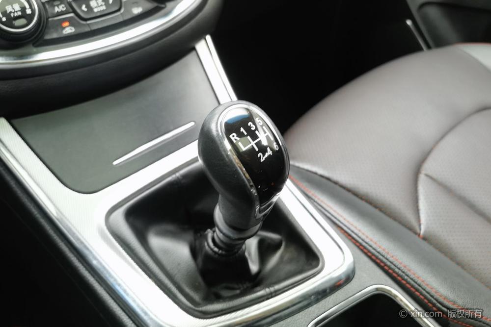 Baojun 560 2016 модификация 1.8L Manual Luxury – фото 16