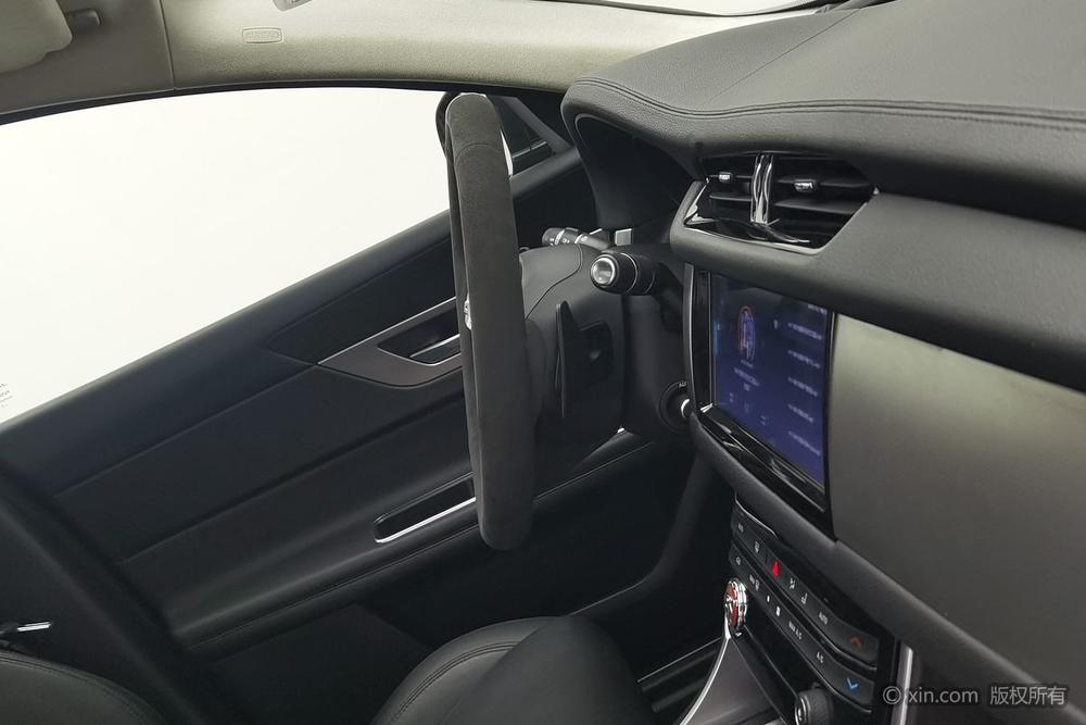 Jaguar XFL 2017 XFL 2.0T 240PS Luxury – фото 9