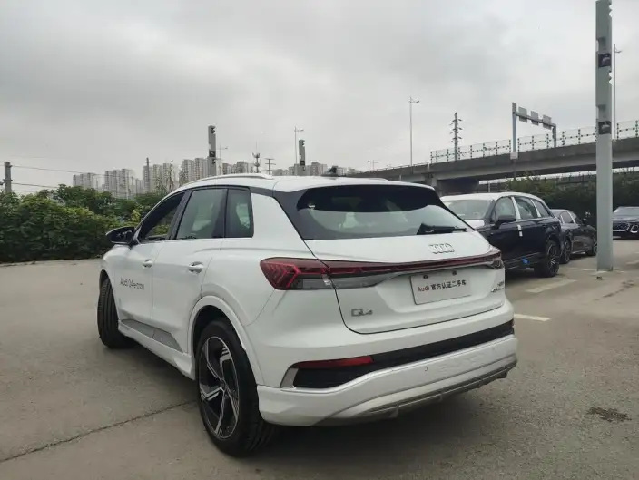 Audi Q4 e-tron 2024 Model 40 e-tron Genesis Edition