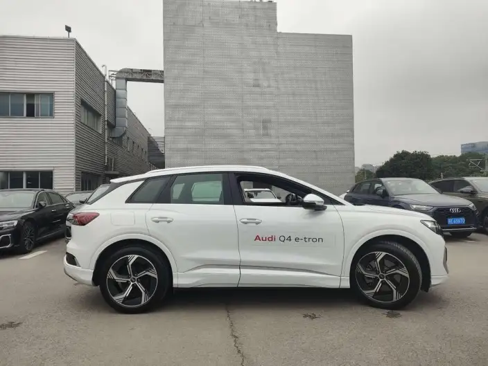 Audi Q4 e-tron 2024 Model 40 e-tron Genesis Edition – фото 7