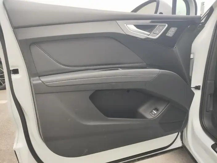 Audi Q4 e-tron 2024 Model 40 e-tron Genesis Edition – фото 8