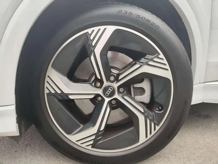 Audi Q4 e-tron 2024 Model 40 e-tron Genesis Edition – фото 9