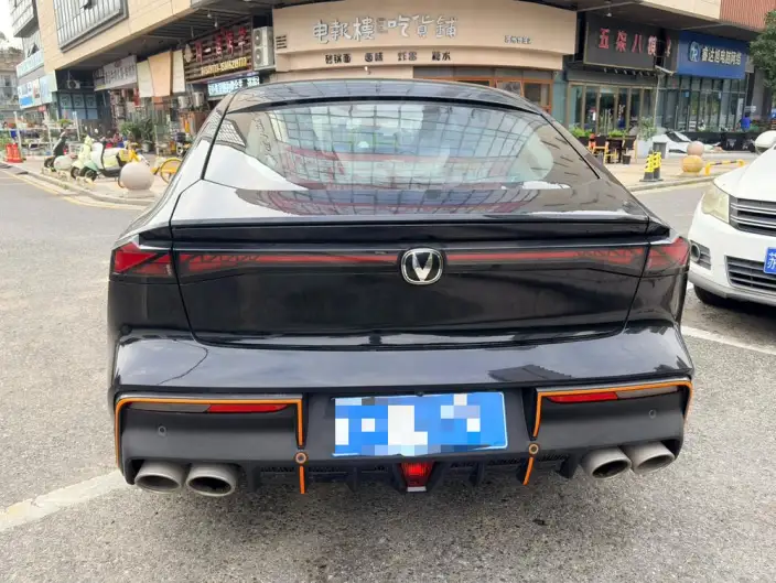 Changan UNI-V 2023 Model 1.5T Sports Edition – фото 5