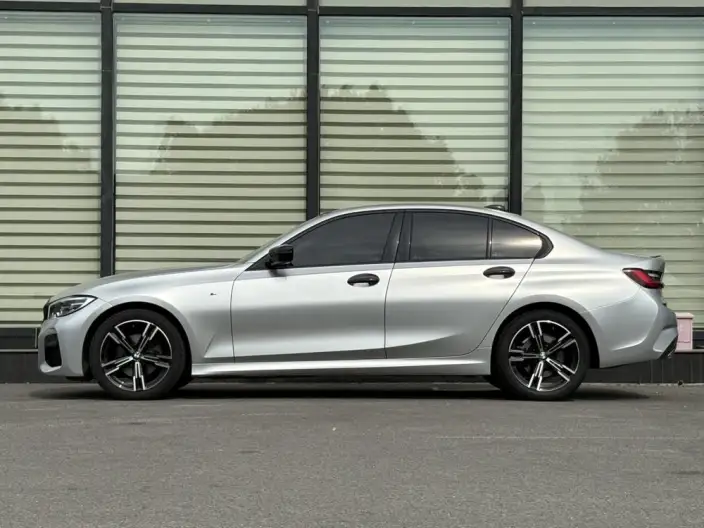 BMW 3 Series 2022 Model 325i M Sports Set – фото 3
