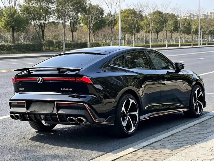 Changan UNI-V 2022 Model 1.5T Sports Edition – фото 6
