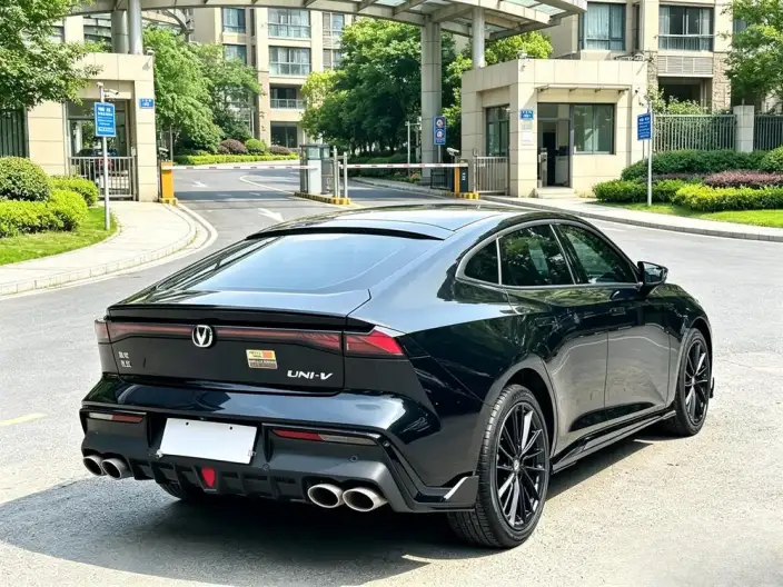 Changan UNI-V 2022 Model 1.5T Sports Edition – фото 6