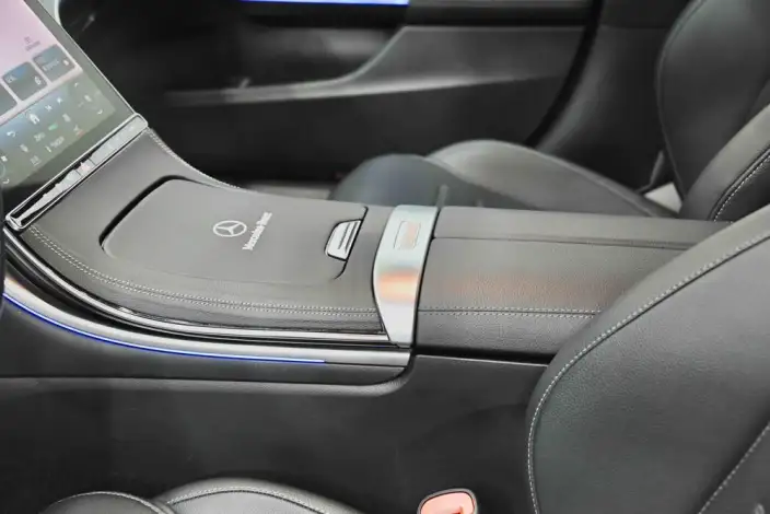 Mercedes-Benz C-Class PHEV 2023 Model Facelift C 350 eL – фото 8