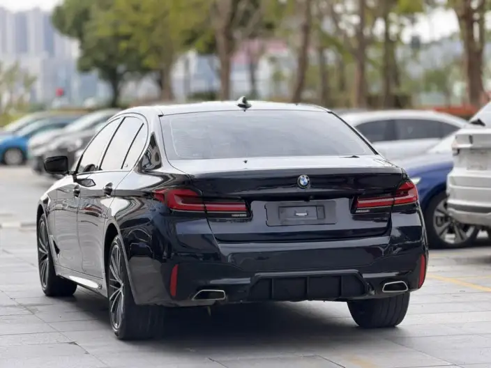 BMW 5 Series 2022 Model 530Li Leading Model M Sports Set – фото 4