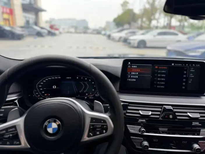 BMW 5 Series 2022 Model 530Li Leading Model M Sports Set – фото 9