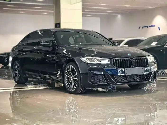 BMW 5 Series 2022 Model 530Li Leading Model M Sports Set – фото 3