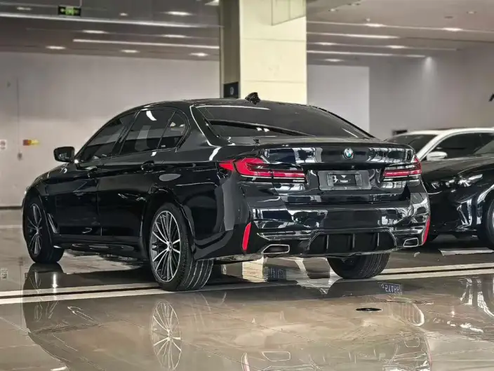 BMW 5 Series 2022 Model 530Li Leading Model M Sports Set – фото 4