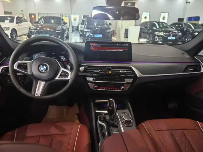 BMW 5 Series 2022 Model 530Li Leading Model M Sports Set – фото 9