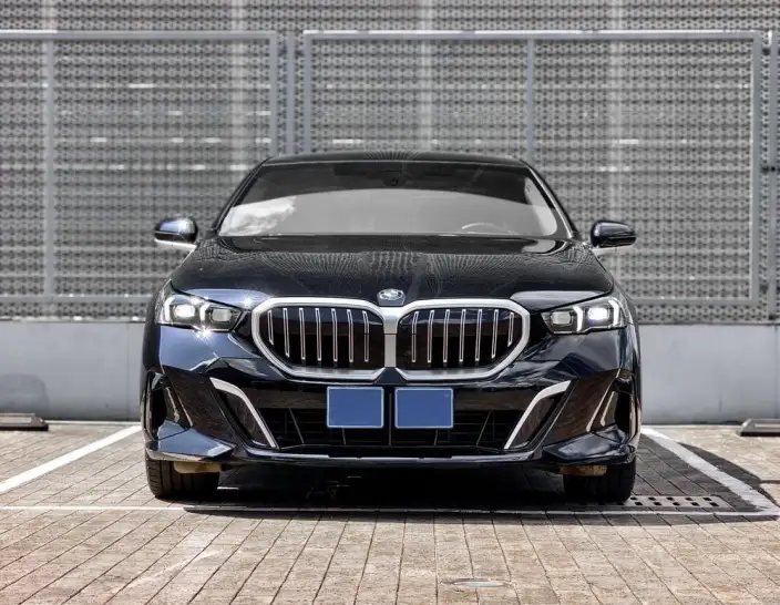 BMW 5 Series 2025 Model 530Li Exclusive Model M Sports Set