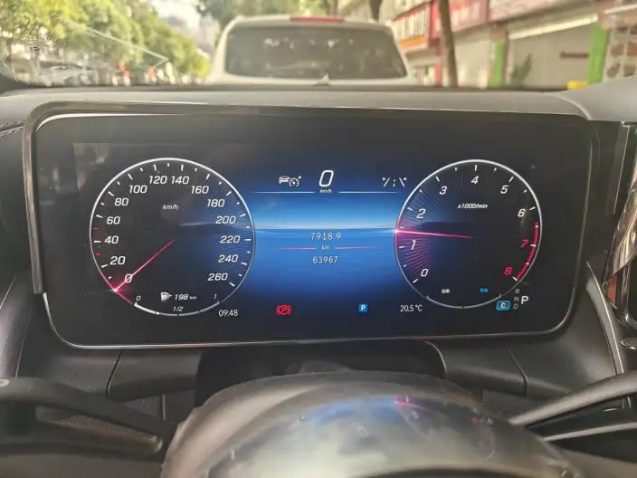 Mercedes-Benz GLC 2023 Model GLC 260 L 4MATIC Dynamic Model 5 seat – фото 6