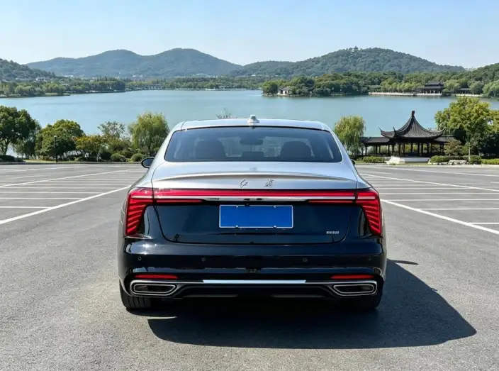 Hongqi H5 2023 Model 2.0T Automatic Smart Flag Enjoy Edition – фото 5