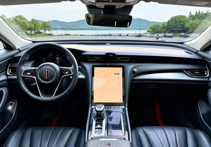 Hongqi H5 2023 Model 2.0T Automatic Smart Flag Enjoy Edition – фото 7
