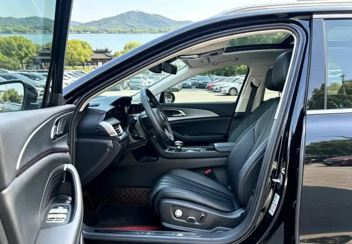Hongqi H5 2023 Model 2.0T Automatic Smart Flag Enjoy Edition – фото 9