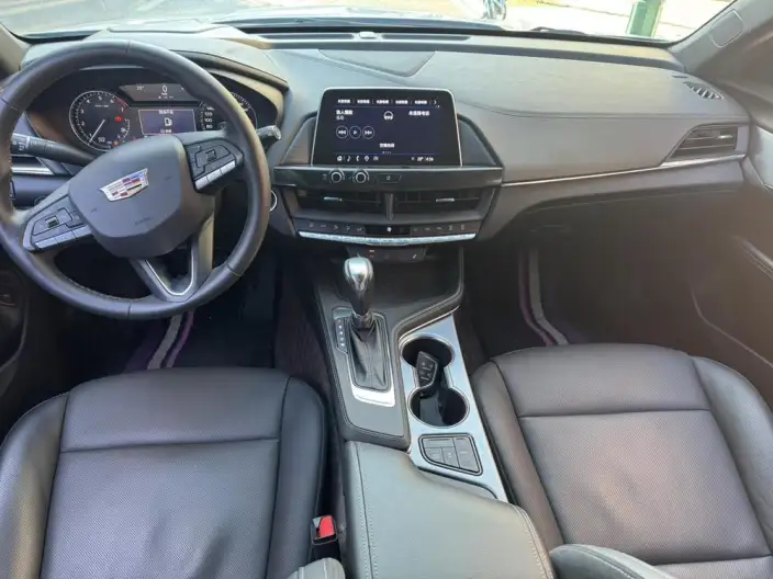 Cadillac CT4 2023 Model 25T Fashion Model – фото 7