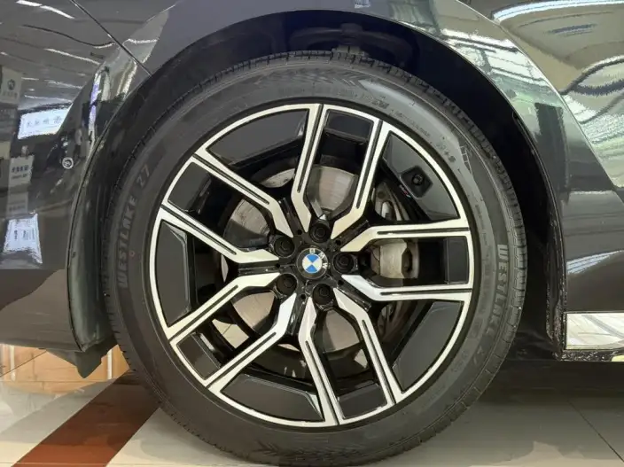 BMW 7 Series 2023 Model 735Li M Sports Set