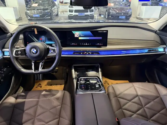 BMW 7 Series 2023 Model 735Li M Sports Set – фото 5