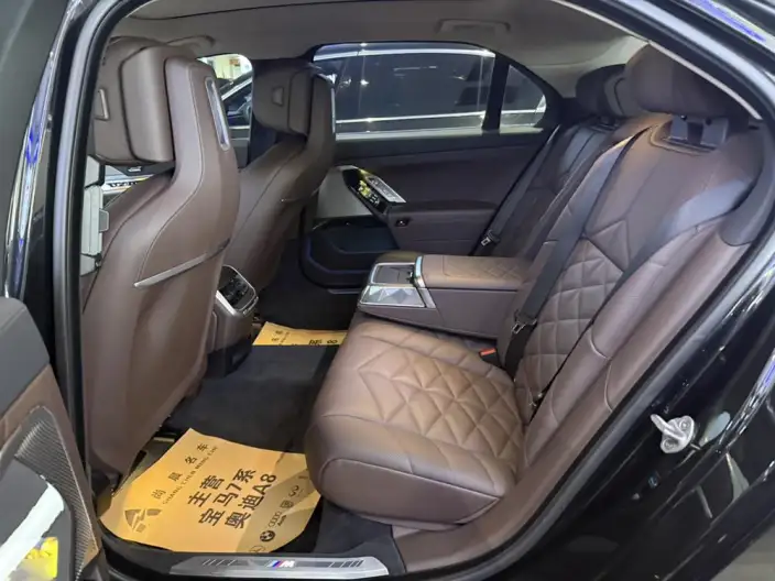 BMW 7 Series 2023 Model 735Li M Sports Set – фото 8