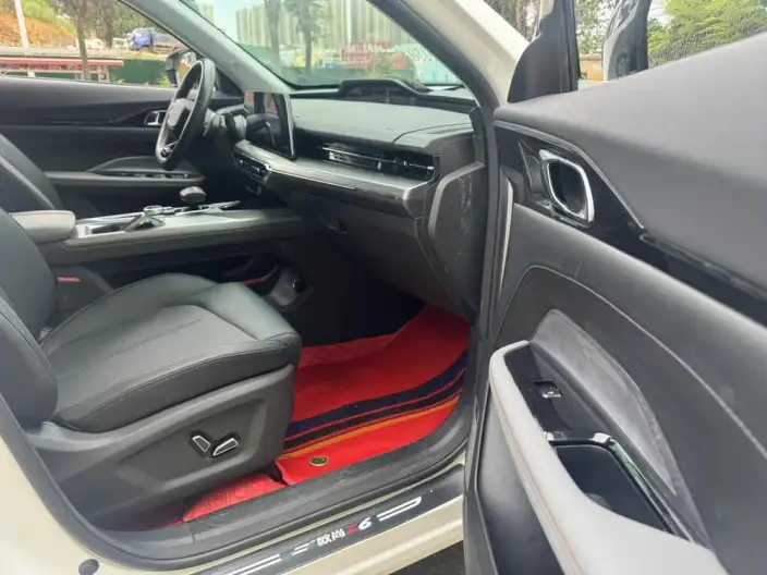 Changan Auchan Z6 2022 Model Blue whale 1.5T DCT Smart Edition Model – фото 6