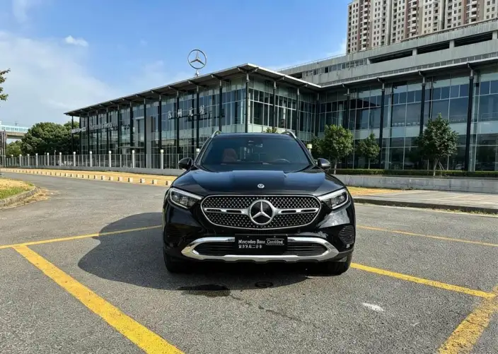 Mercedes-Benz GLC 2026 Model GLC 260 L 4MATIC Classic Edition 5 seat